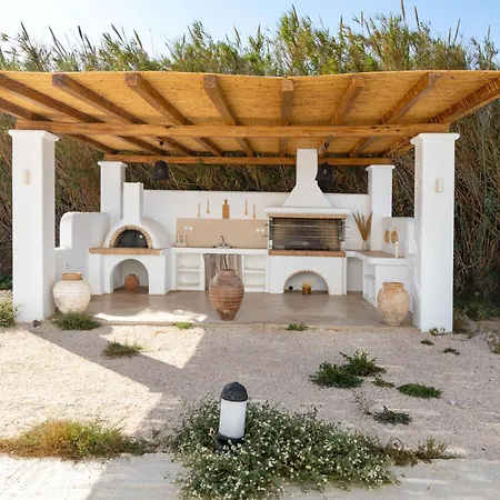 Lemonia Grand Deluxe * Agia Anna (Naxos)